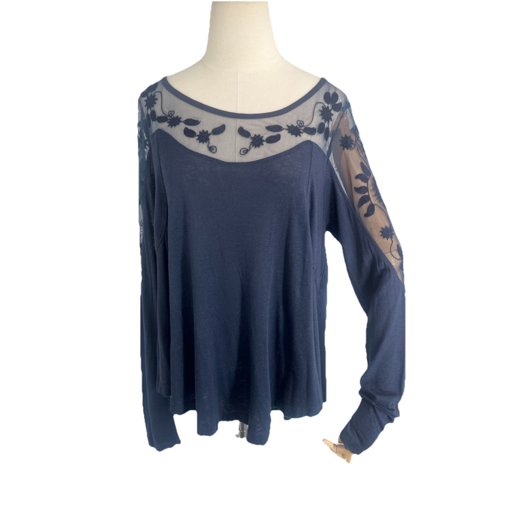 Free People New Romantics Long Sleeve Lace Top Size Medium‎ Navy Blue